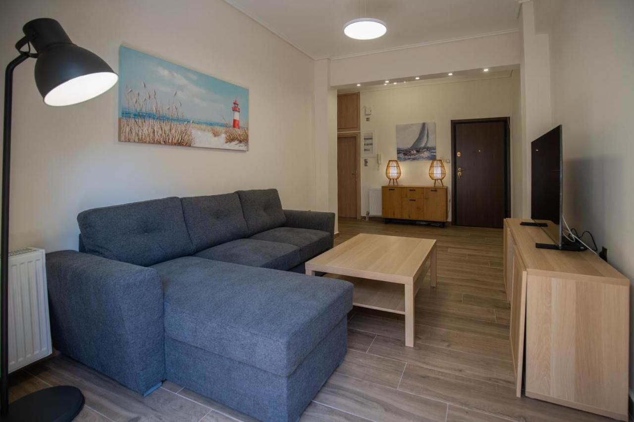 Max Blue Apartment, A Stay Like No Other Piräus Exterior foto
